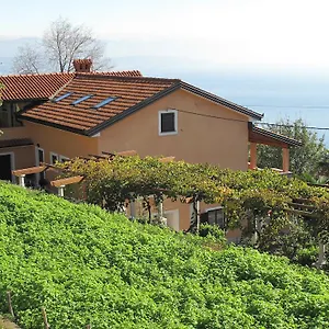 Pergola Apartment